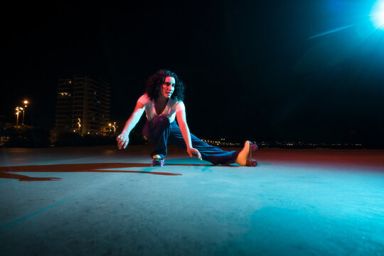 Roller skater woman doing a stunt