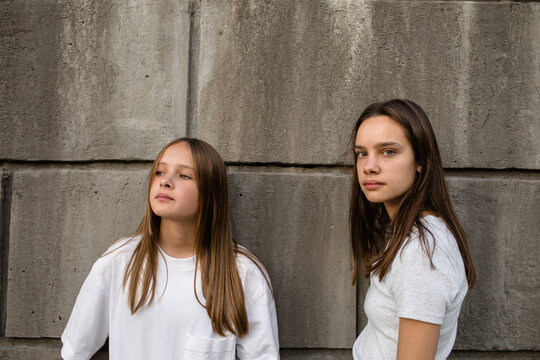 Girls at the wall