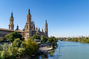 Fototapeta na wymiar Catedral del Pilar, Zaragoza