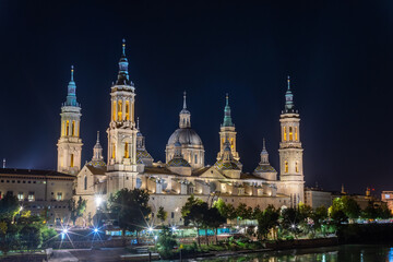 Fototapeta na wymiar Catedral del Pilar, Zaragoza
