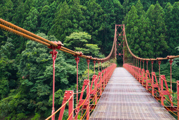 赤い吊橋