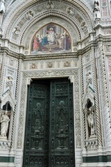 Portone della cattedrale di Santa Maria Novella . Firenze