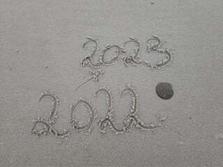 Jahreswechsel 2022 - 2023 im Strandsand