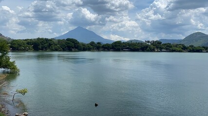 Lago Cojutepeque in El Salvador