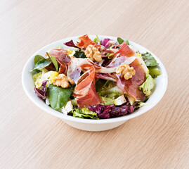 Salad with vegetables and ham
