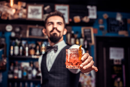 Charismatic bartending surprises with its skill bar visitors at the night club