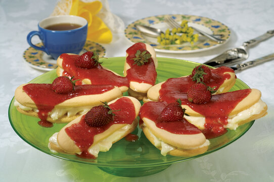 Prepared for special occasions, delicious and beautiful chocolate small cake ekler pastry.