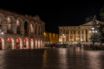 Fototapeta na wymiar Beautifully illuminated Arena of Verona at Night