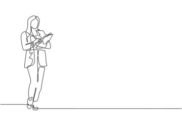 Continuous one line drawing female office secretary writing with clipboard. Smart woman in elegant wear, assisting in paper work. Business workwear trend, city fashion. Single line draw design vector