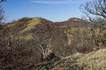 冬の丹沢　丹沢山から　丹沢主脈線縦走路と蛭ヶ岳遠景