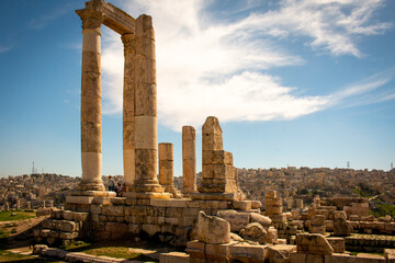 The uncompleted roman temple of Hercules at Amman Citadel, Jordan - obrazy, fototapety, plakaty