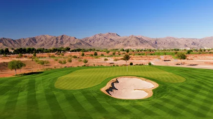 Rolgordijnen Scenic golf course hole in Phoenix Arizona.  © Pete