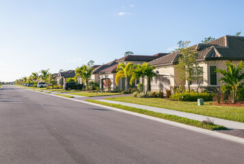 Fototapeta na wymiar New real estate developments in South Florida for a retirement and golf community