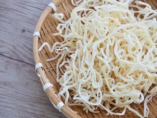 건조시킨 오징어채, 음식재료