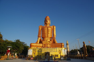 Fototapeta premium ミャンマー マンダレーのスキニーブッダパゴダ