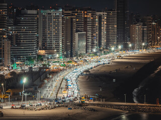Foto noturna da avenida beira amr