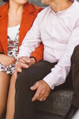 micro stock embarazo retrato looks outfit copa champan reloj chaleco