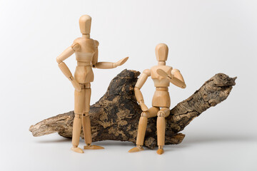 Gliederfiguren im Gespräch
