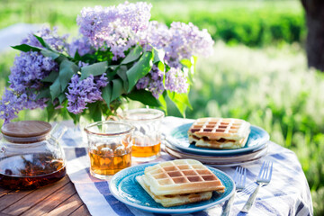 breakfast in the garden