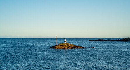 Obraz premium Beacon marking the harbor of Moskenes, Lofoten islands, Norway 