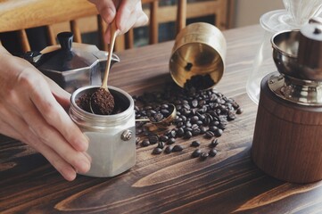 家でコーヒー時間を楽しむ