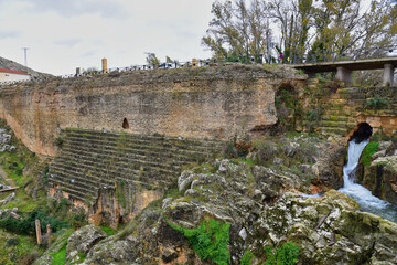 Almonacid de la Cuba Dam presa romana y pasarelas