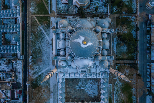 Turkey, Istanbul, Aerial view of Suleymaniye Mosque in winter