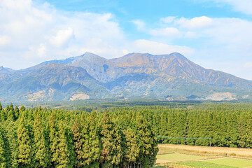 Fototapeta premium らくだ山から見た秋の阿蘇五岳 熊本県高森町 Autumn Aso Godake seen from Mt.Rakudayama. Kumamoto-ken Takamori town