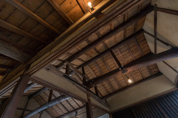 日本の古い民家の屋根の様子