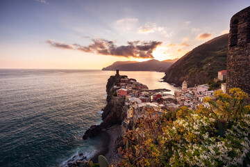 Fototapeta na wymiar Second in the five villages of Cinque Terre, Liguria, Italy - Vernazza is getting prepared for a stunning sunset