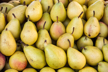 Fresh pears at the fruit market