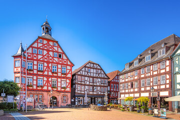 Fototapeta na wymiar Rathaus und Marktplatz, Grünberg, Hessen, Deutschland 