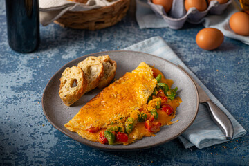 Egg omelette with peppers