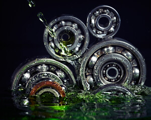 Ball bearing. Lubricating oil.