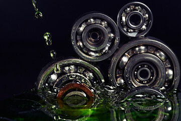 Ball bearing. Lubricating oil.