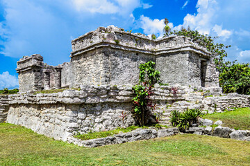 Fototapeta na wymiar ruin mayan,tulum mexico