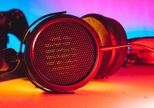 planar magnetic headphones 