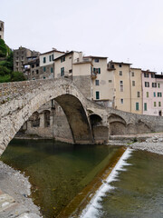 Naklejka premium Ponte Vecchio di Dolceaqua, Bridge at Dolceaqua, Liguria, Italy.