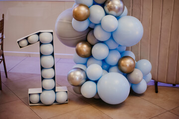 Naklejka premium birthday decoration balloons cake first popsicles 