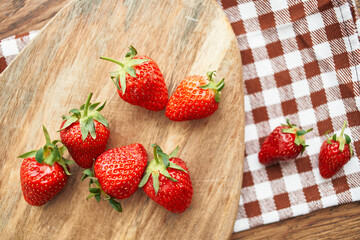 strawberry wood board kitchen fresh fruit vitamins