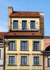Vintage architecture in the old town of Warsaw - 474093635