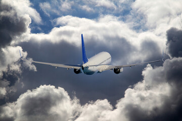 Flugzeug (Jet) am Himmel