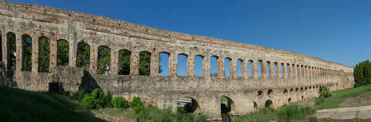 Fototapeta premium San Lazaro aqueduct medieval remains, Merida, Spain