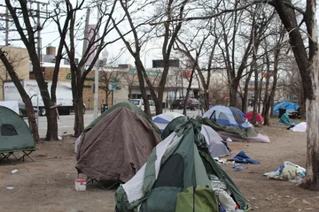 Rolgordijnen Homeless person tent city on Chicago's Near West Side © John