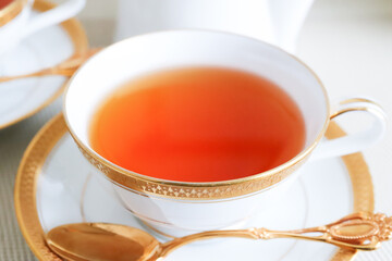 ティーカップに入った紅茶