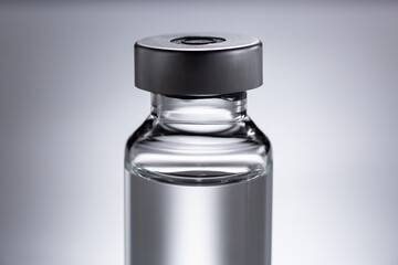 ワクチンの入ったバイアル瓶