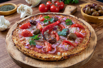 pizza di cavolfiore vegetariana