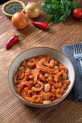 trippa con fagioli in salsa di pomodoro