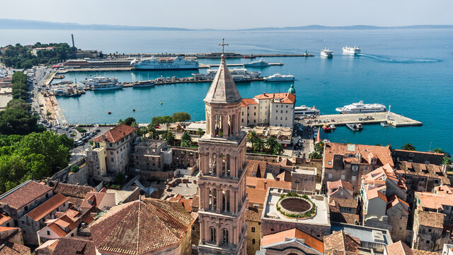 Fototapeta Drone view of the ruins of Diocletian's palace in the city of Split. Palace complex from above. Drone shot of Split Cathedral. Drone shot Croatian city of Split in the resort region of Dalmatia.