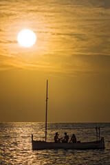 Atardece en el mar